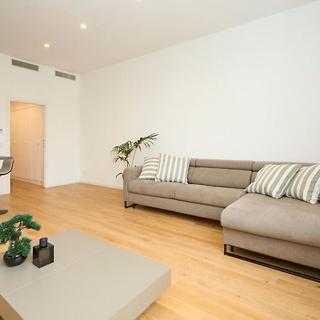 Luxury Design Suite - 20 Minutes From Duomo-Navigli Milan Bagian luar foto