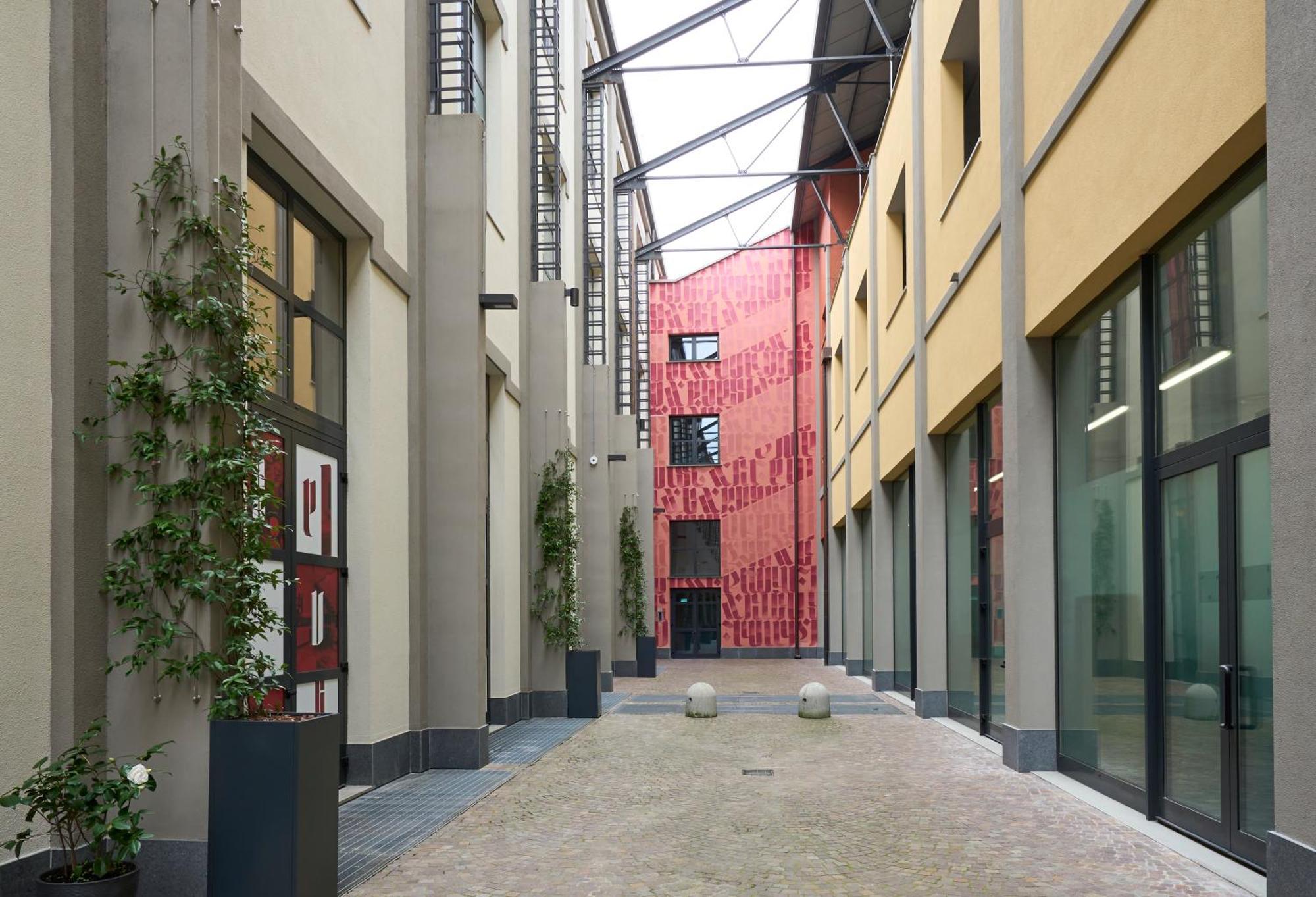 Luxury Design Suite - 20 Minutes From Duomo-Navigli Milan Bagian luar foto