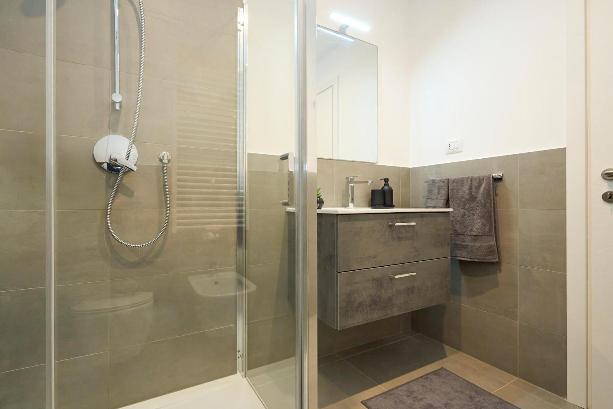 Luxury Design Suite - 20 Minutes From Duomo-Navigli Milan Bagian luar foto