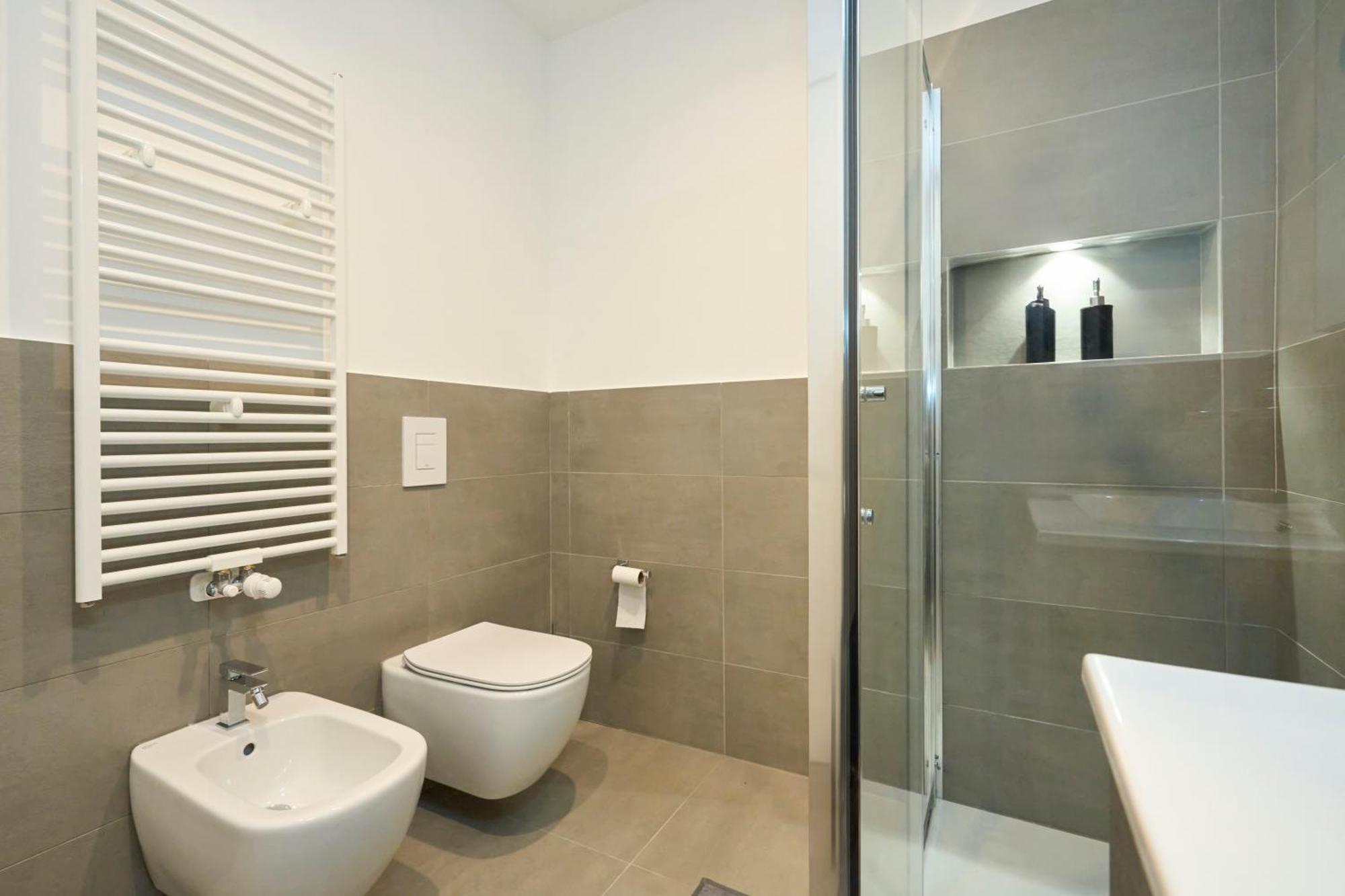 Luxury Design Suite - 20 Minutes From Duomo-Navigli Milan Bagian luar foto